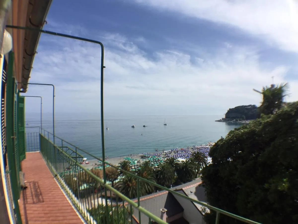 Attico Fronte Mare Nel Borgo Di Celle Ligure Apartment