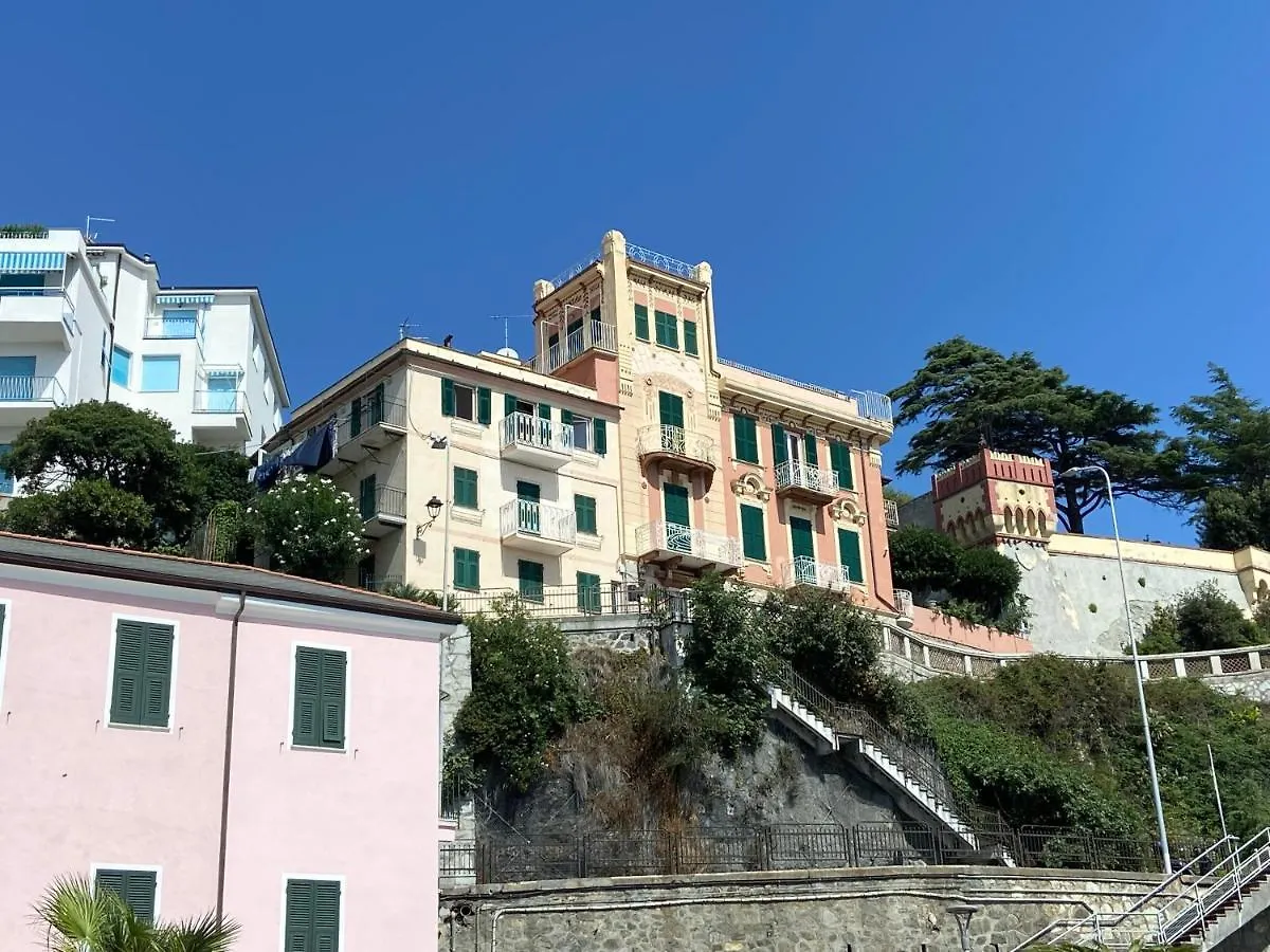 Attico Fronte Mare Nel Borgo Di Celle Ligure Apartment